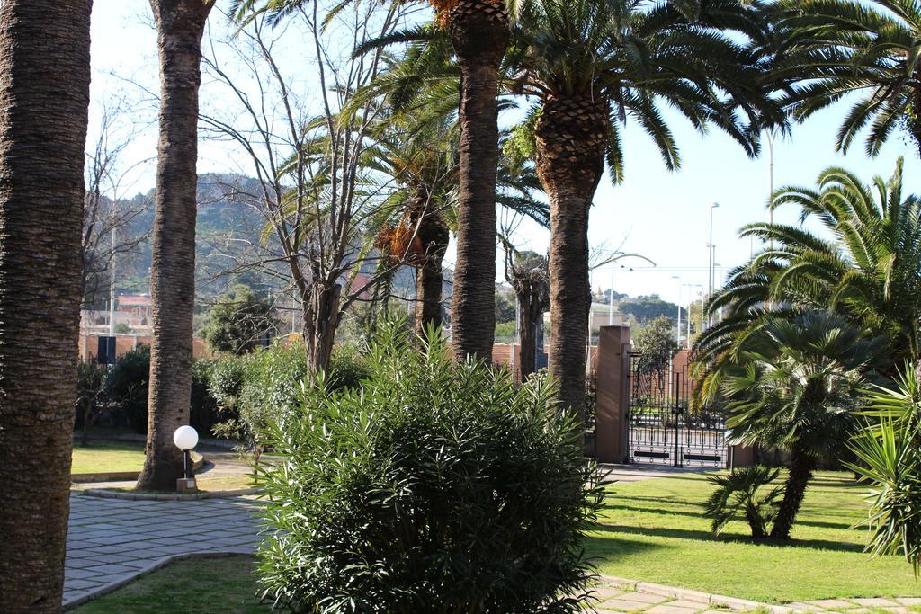 Villa Vaghi Rooms Каляри Екстериор снимка